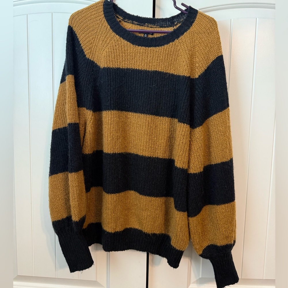 Who What Wear Black and Tan Striped Sweater. XL.